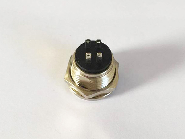 连接器容易遭受哪些腐蚀性的危害？